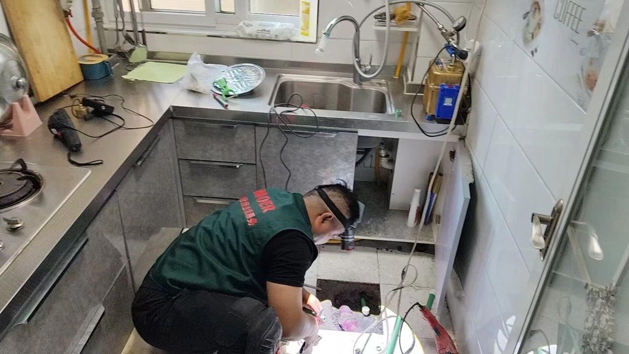 恒业信达家庭维修告诉您：水管漏水不用愁，实用维修办法在这里