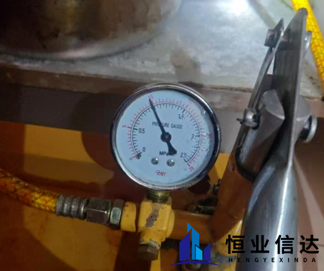 查漏报告:信我的，直接开凿阳台地面修水管和做防水！